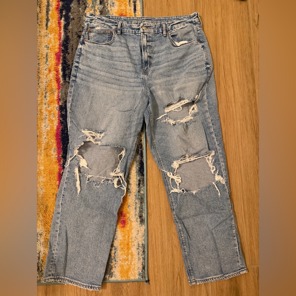 American Eagle Outfitters Light Blue Straight Jeans - Picture 2 of 2
